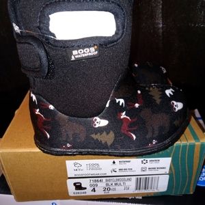 Baby bogs boots size 4